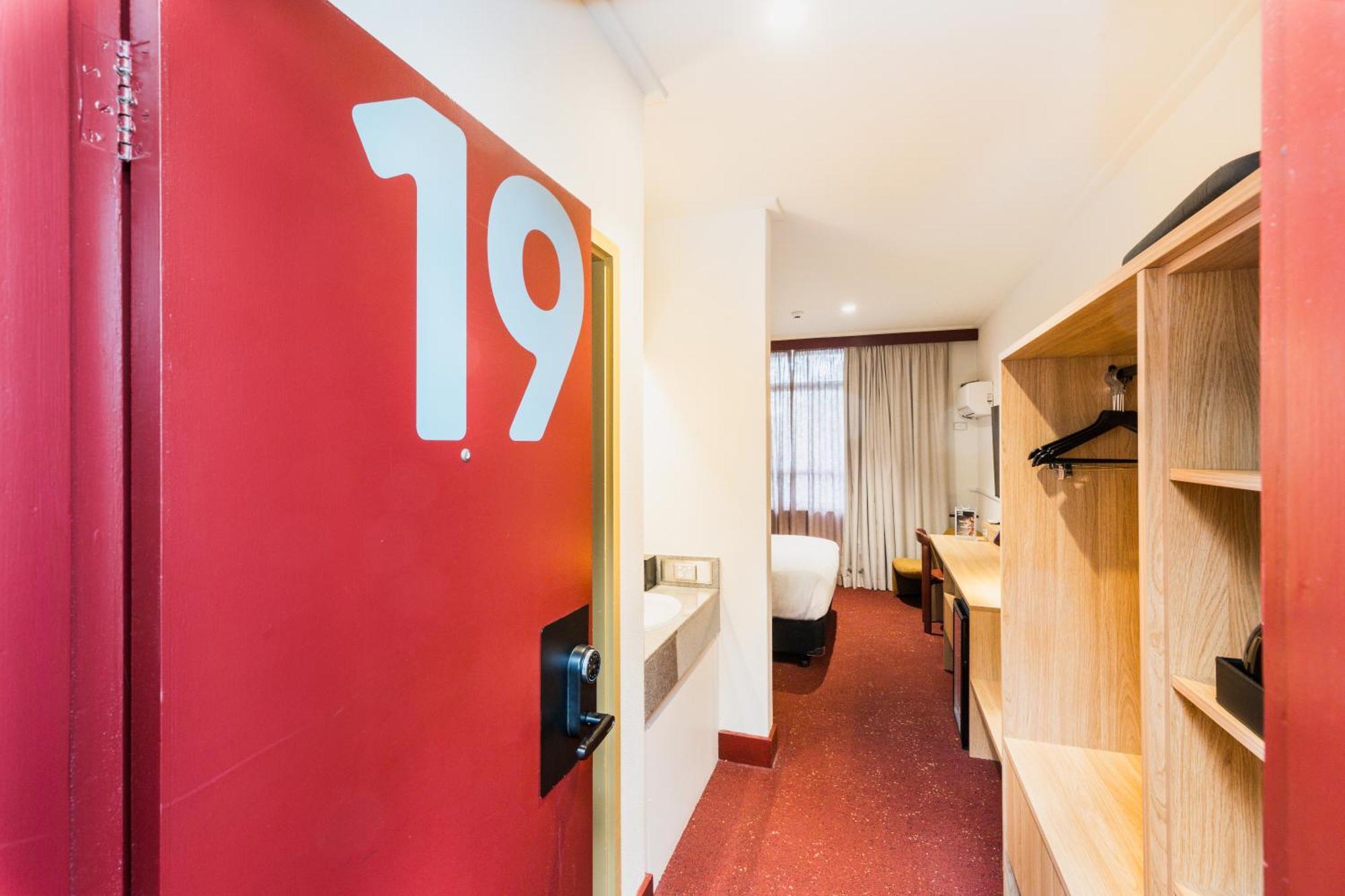 Statesman Hotel Канберра Номер фото